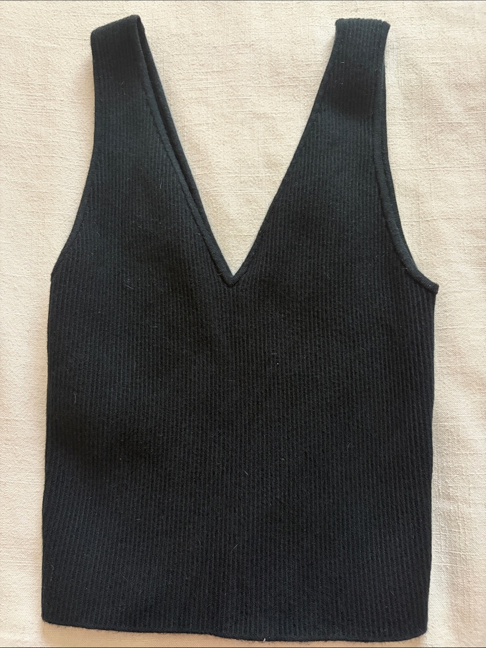 Abercrombie & Fitch assorted tank top bundle - Picture 3 of 12